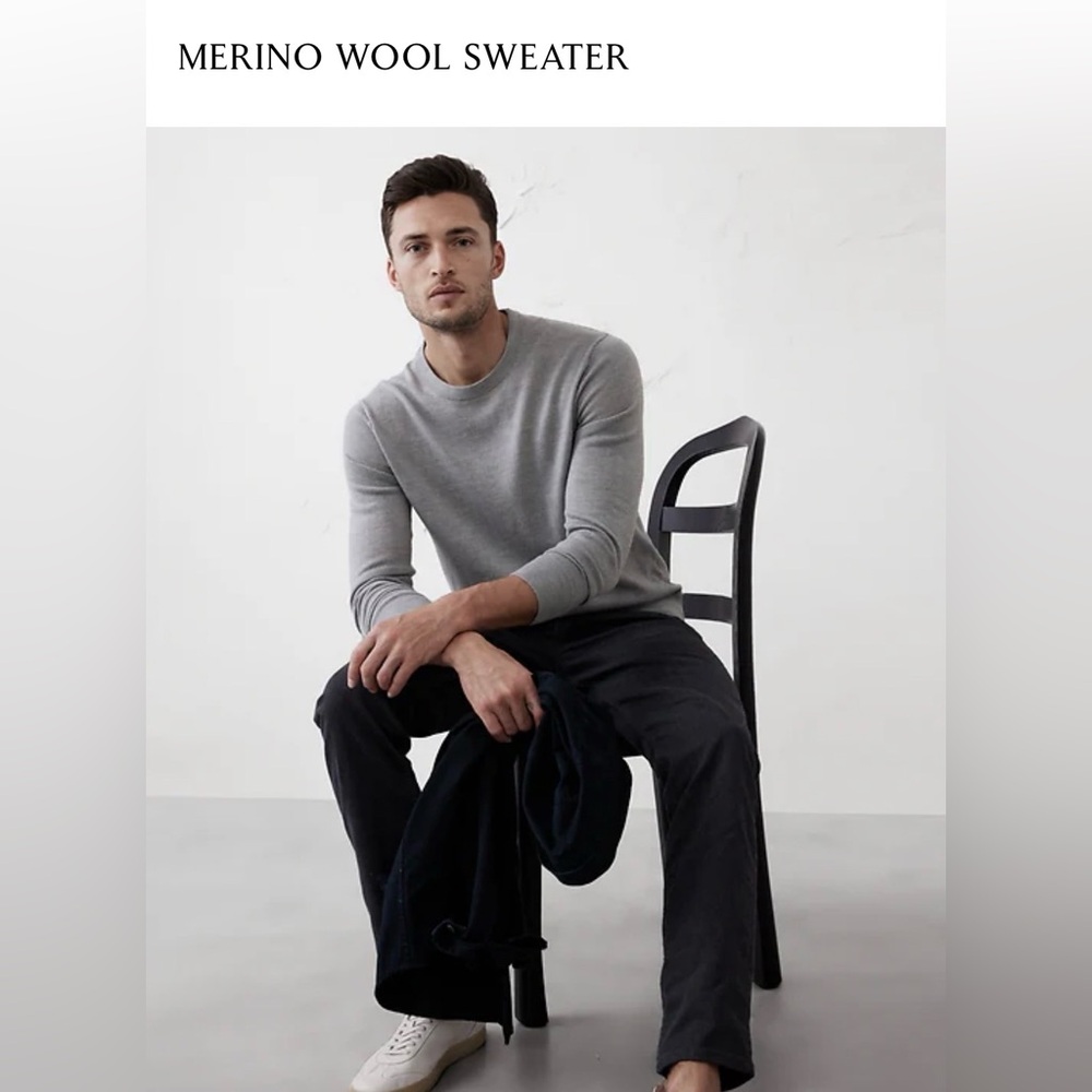 Banana Republic Light Gray Crewneck Sweater
